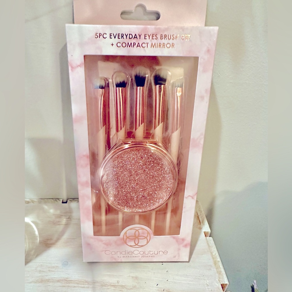 Candie Couture 5 piece makeup brush and shimmer rose gold compact set! New